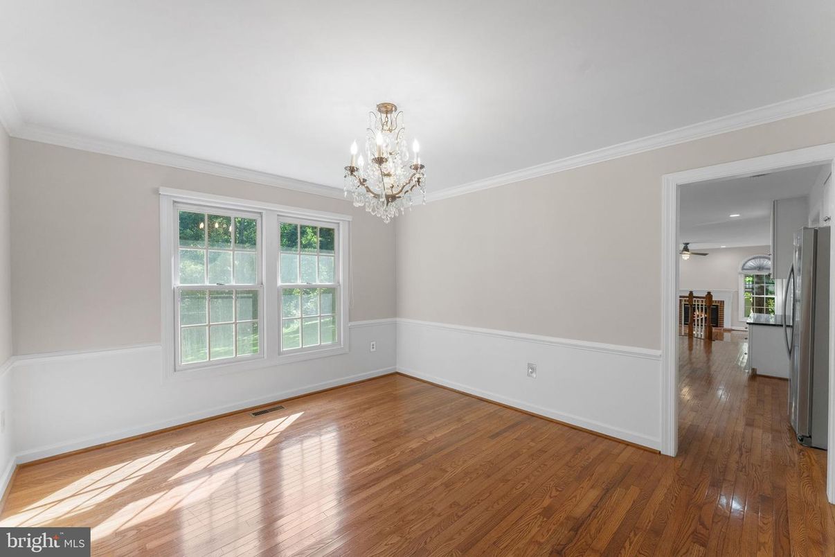 Chandelier, Empty room, Interior, Recessed Lighting, Wood Texture Flooring