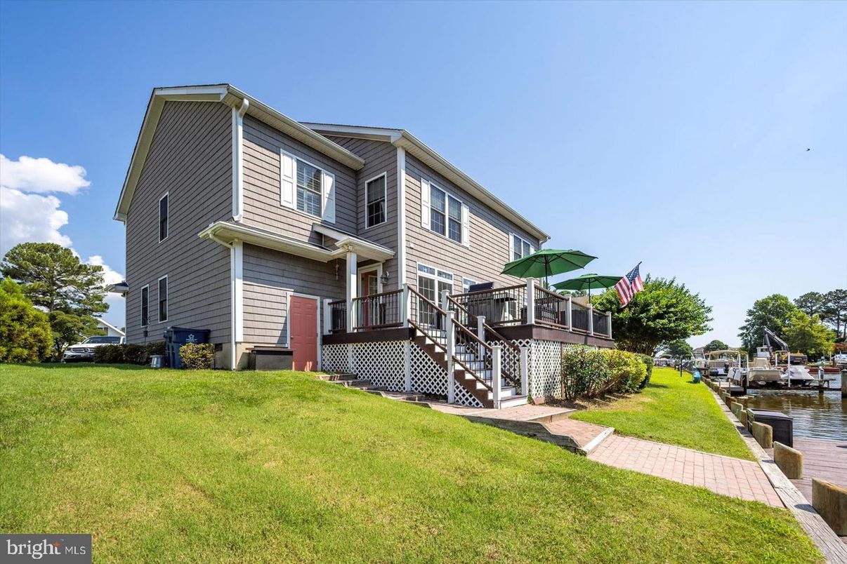 Backyard, Exterior, Water