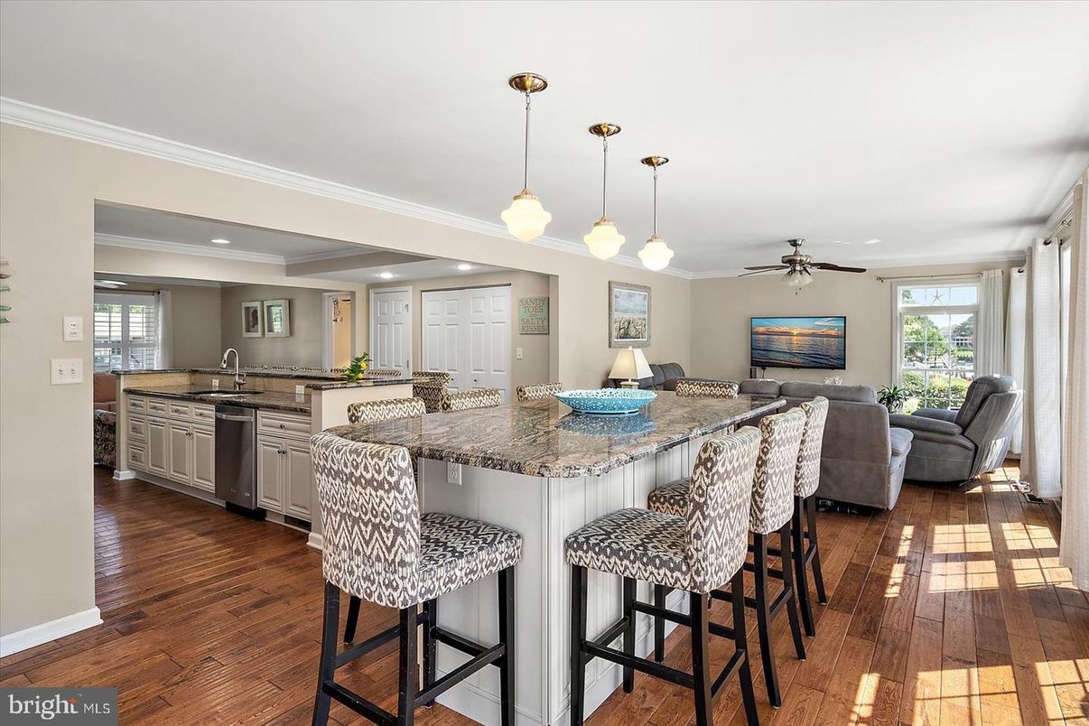 Interior, Kitchen, Living room, Pendant Lights, Recessed Lighting, Wood Texture Flooring