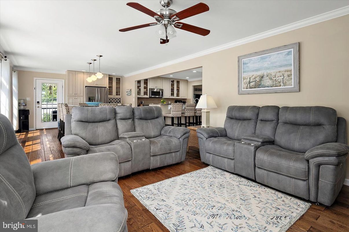 Interior, Kitchen, Living room, Pendant Lights, Recessed Lighting, Stainless Steel Appliances, Wood Texture Flooring