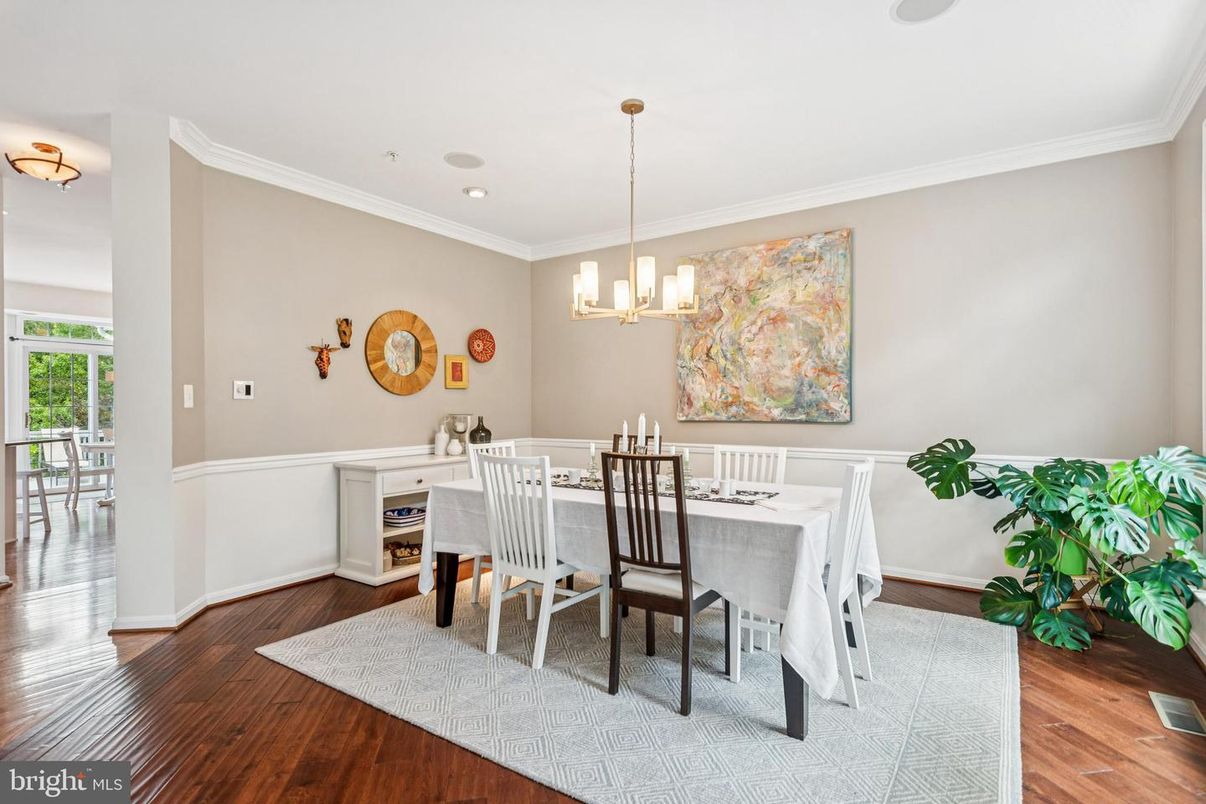 Chandelier, Dining room, Interior, Recessed Lighting, Wood Texture Flooring