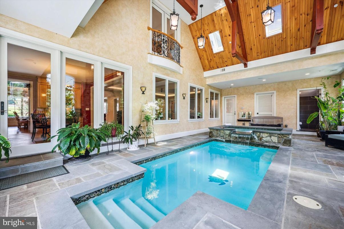 Interior, Pool, Recessed Lighting, Wooden Walls
