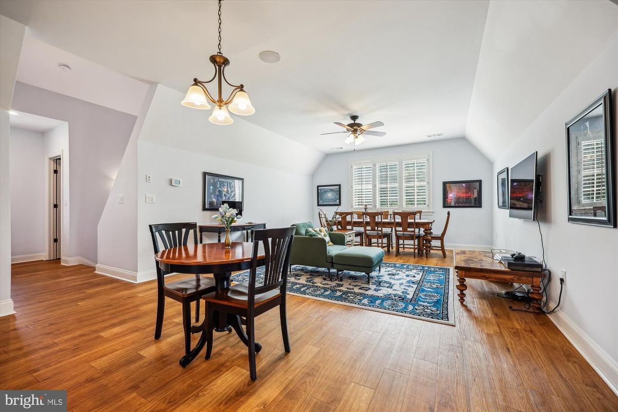 Dining room, Interior, Living room, Pendant Lights, Recessed Lighting, Wood Texture Flooring