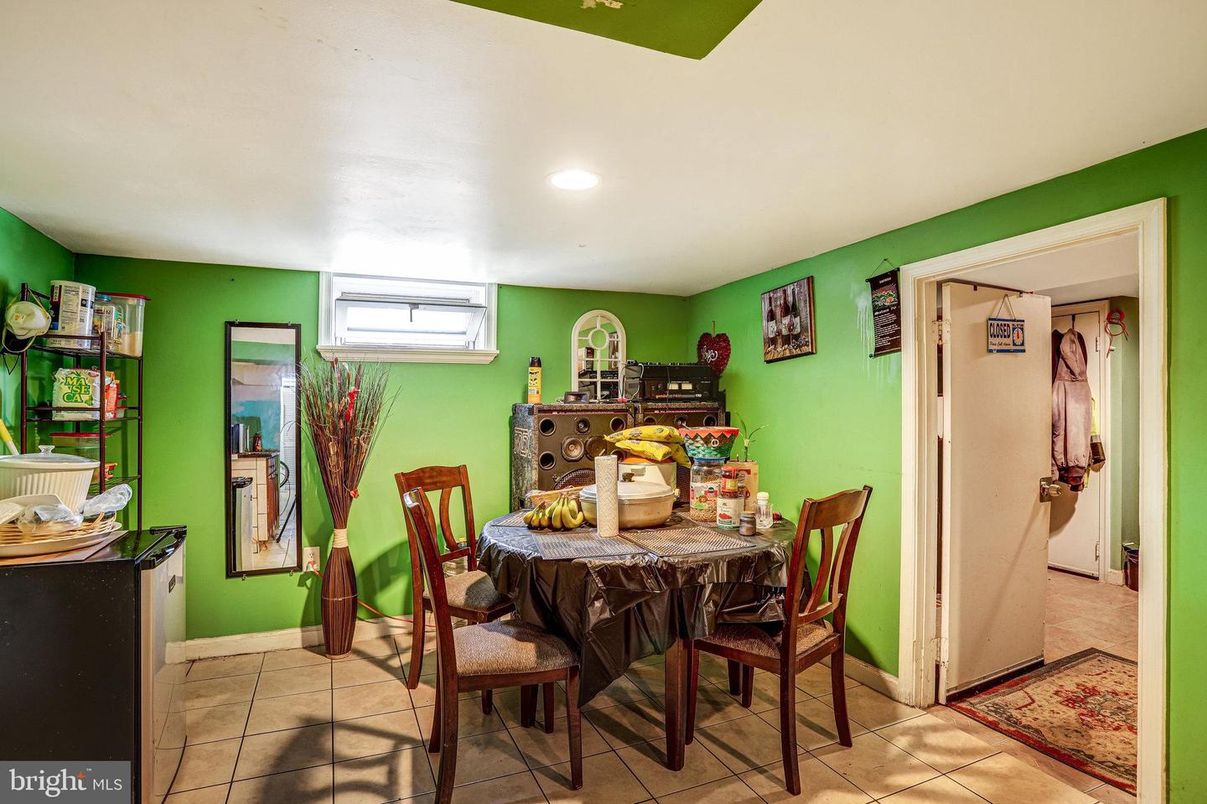 Dining room, Interior, Recessed Lighting