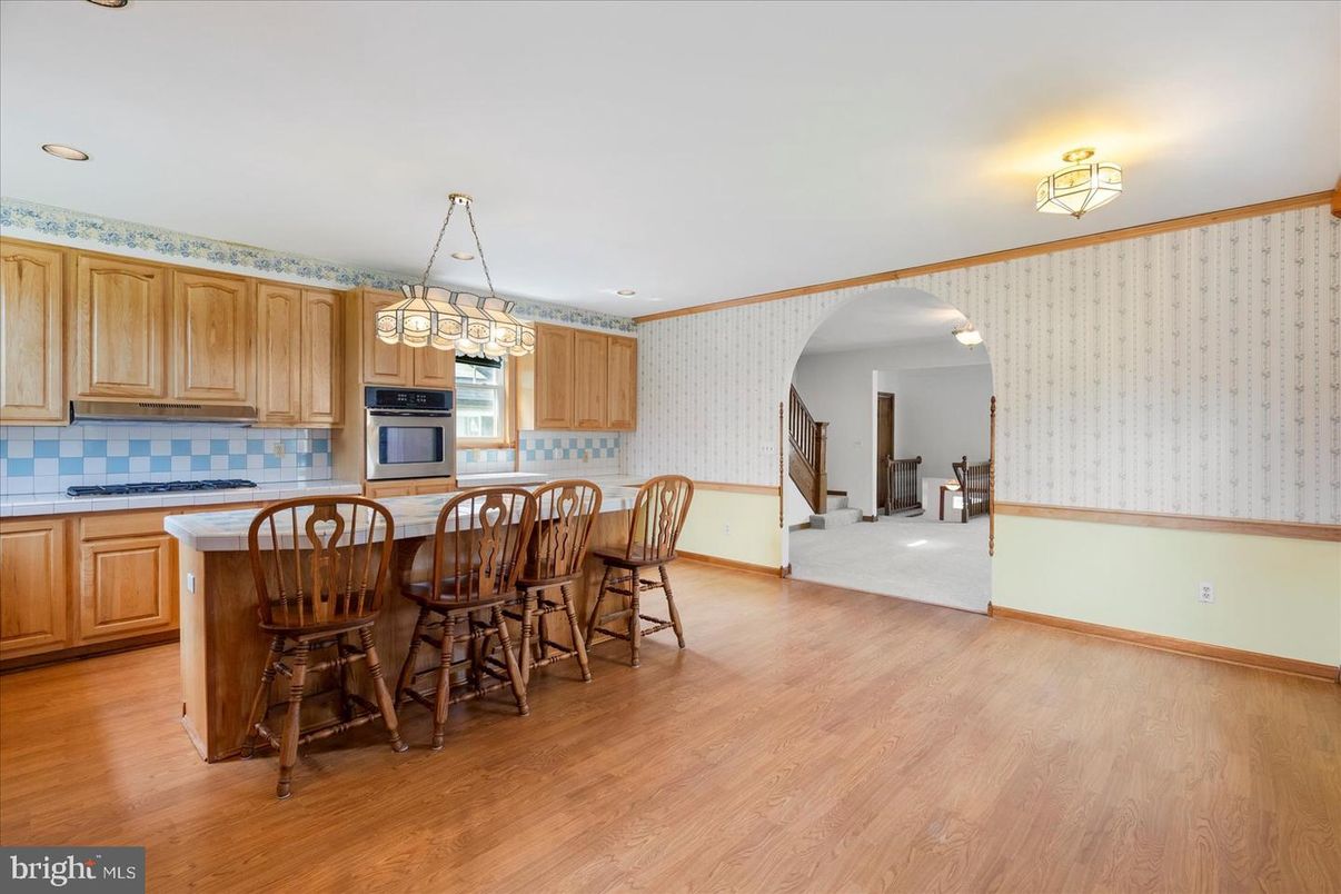 Chandelier, Interior, Kitchen, Recessed Lighting, Wood Texture Flooring