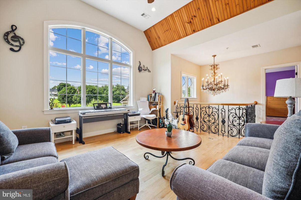 Chandelier, Dining room, Interior, Living room, Recessed Lighting, Wood Texture Flooring