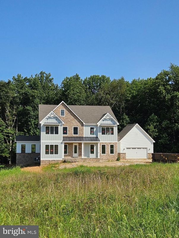 Backyard, Detached Garage, Exterior