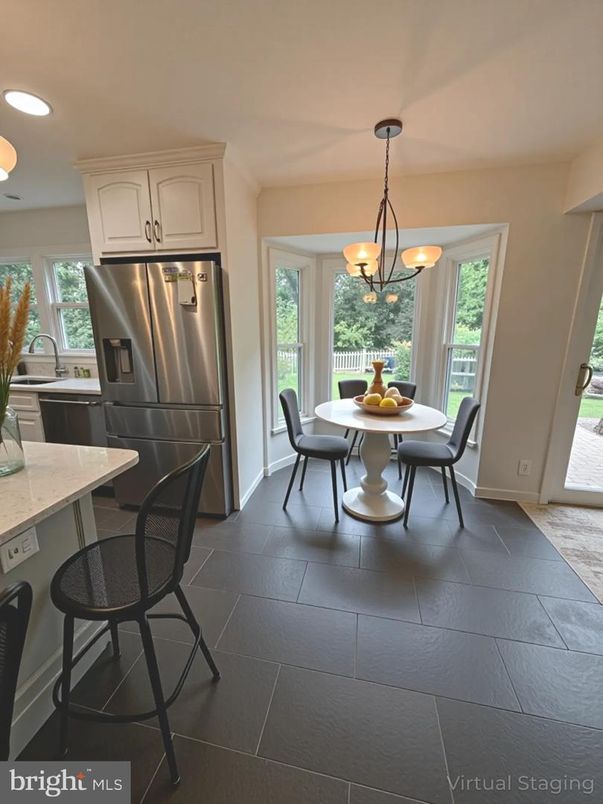 Dining room, Interior, Kitchen, Pendant Lights, Recessed Lighting, Stainless Steel Appliances