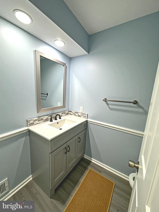 Bathroom, Interior, Recessed Lighting, Wood Texture Flooring