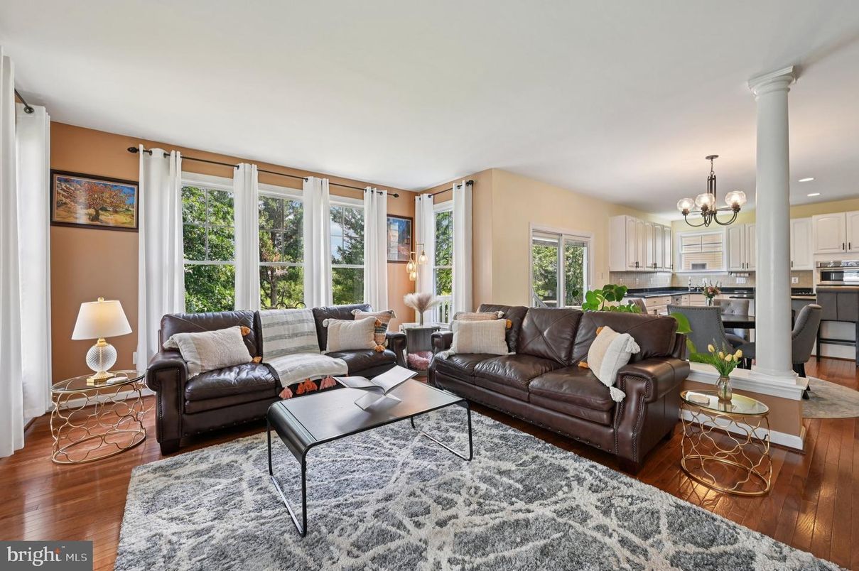 Chandelier, Dining room, Interior, Kitchen, Living room, Recessed Lighting, Wood Texture Flooring