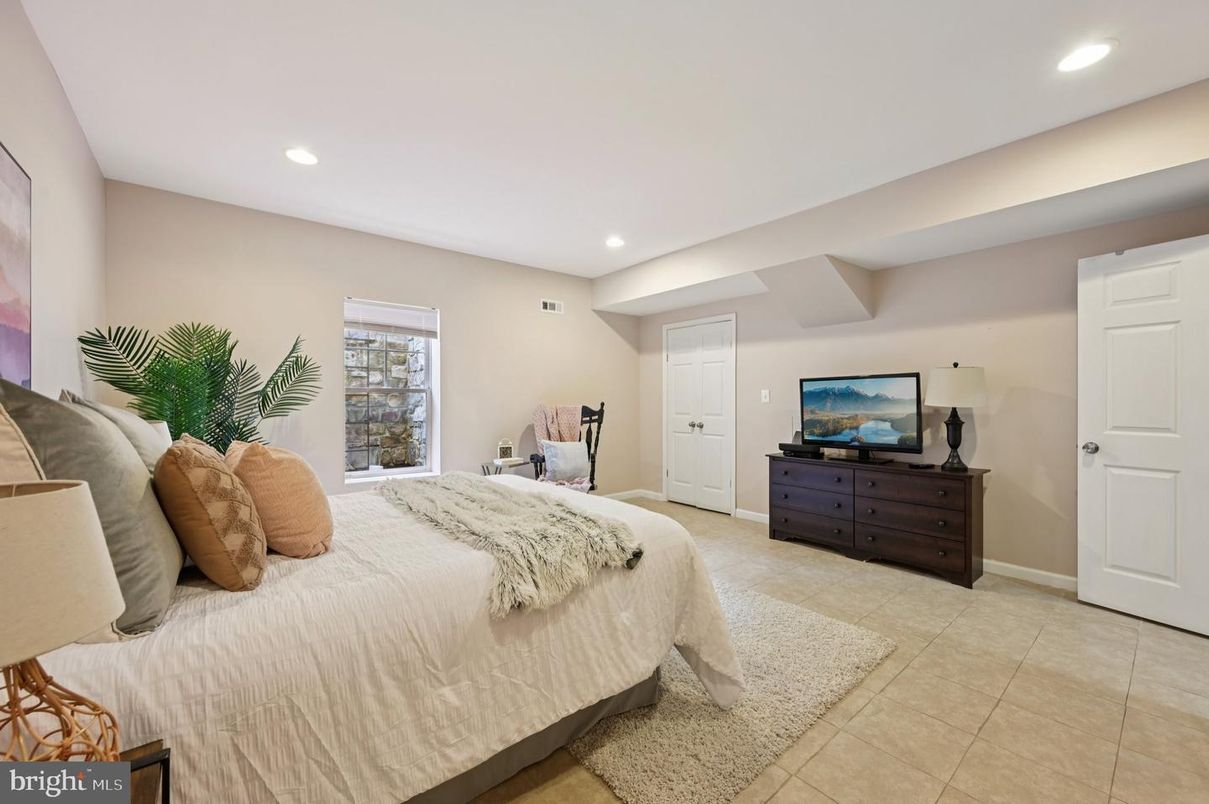 Bedroom, Interior, Recessed Lighting