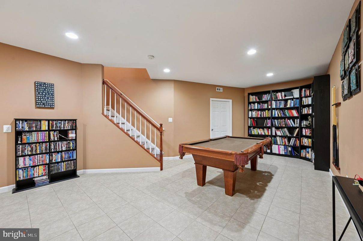 Billiard Table, Game Room, Interior, Recessed Lighting