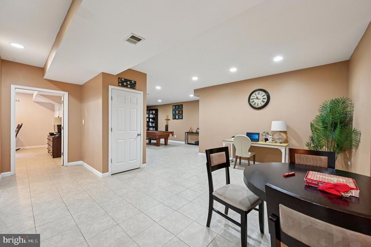 Dining room, Game Room, Interior, Recessed Lighting