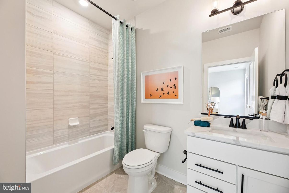 Bathroom, Interior, Recessed Lighting
