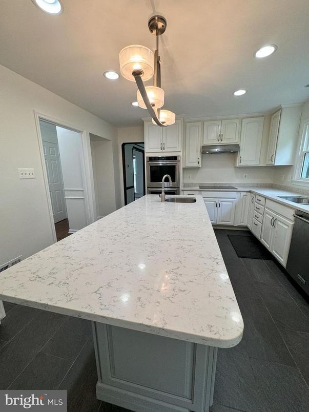 Interior, Kitchen, Pendant Lights, Recessed Lighting, Stainless Steel Appliances