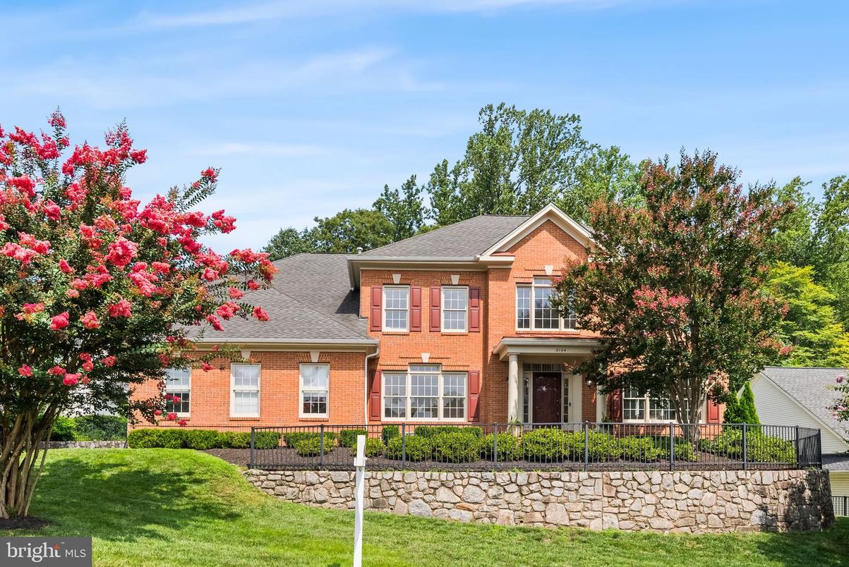 Exterior, Facade, Brick Facade, Brick Traditional