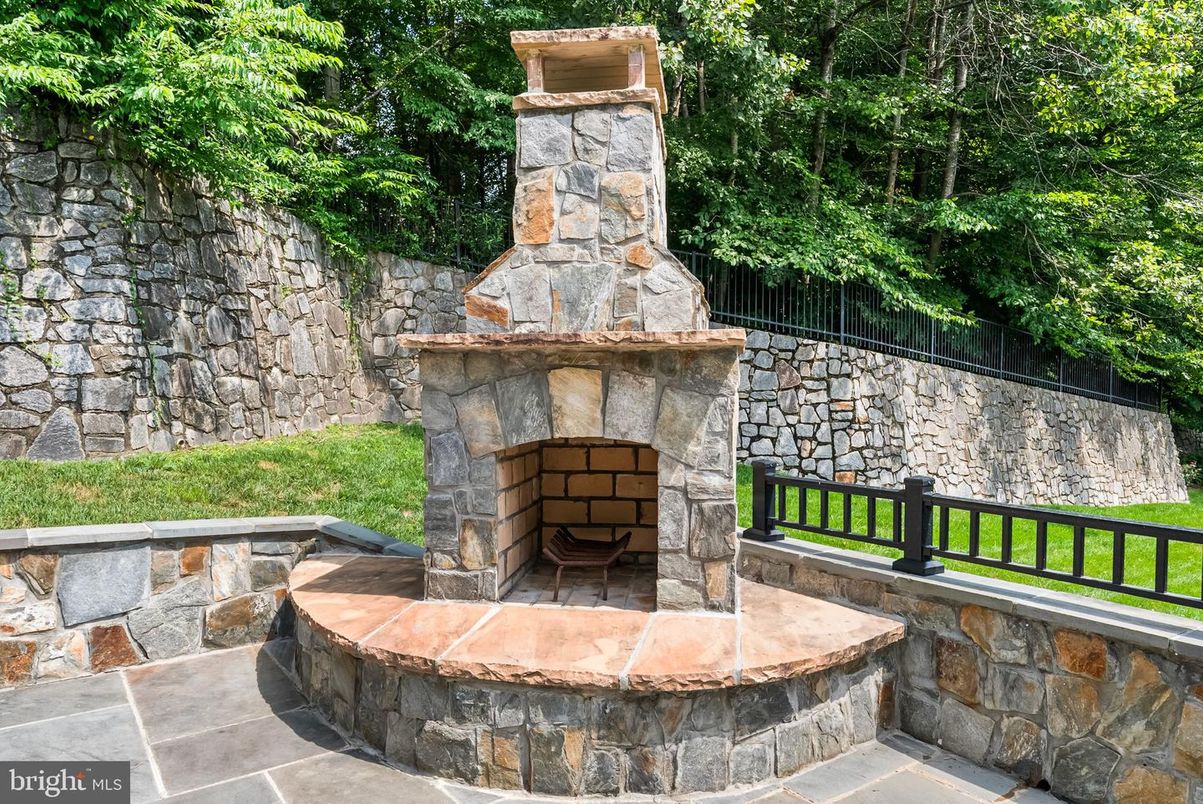 Exterior, Fireplace
