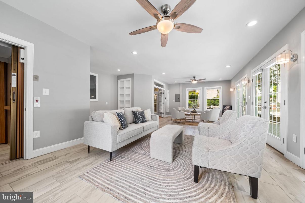 Dining room, Interior, Living room, Recessed Lighting, Wood Texture Flooring