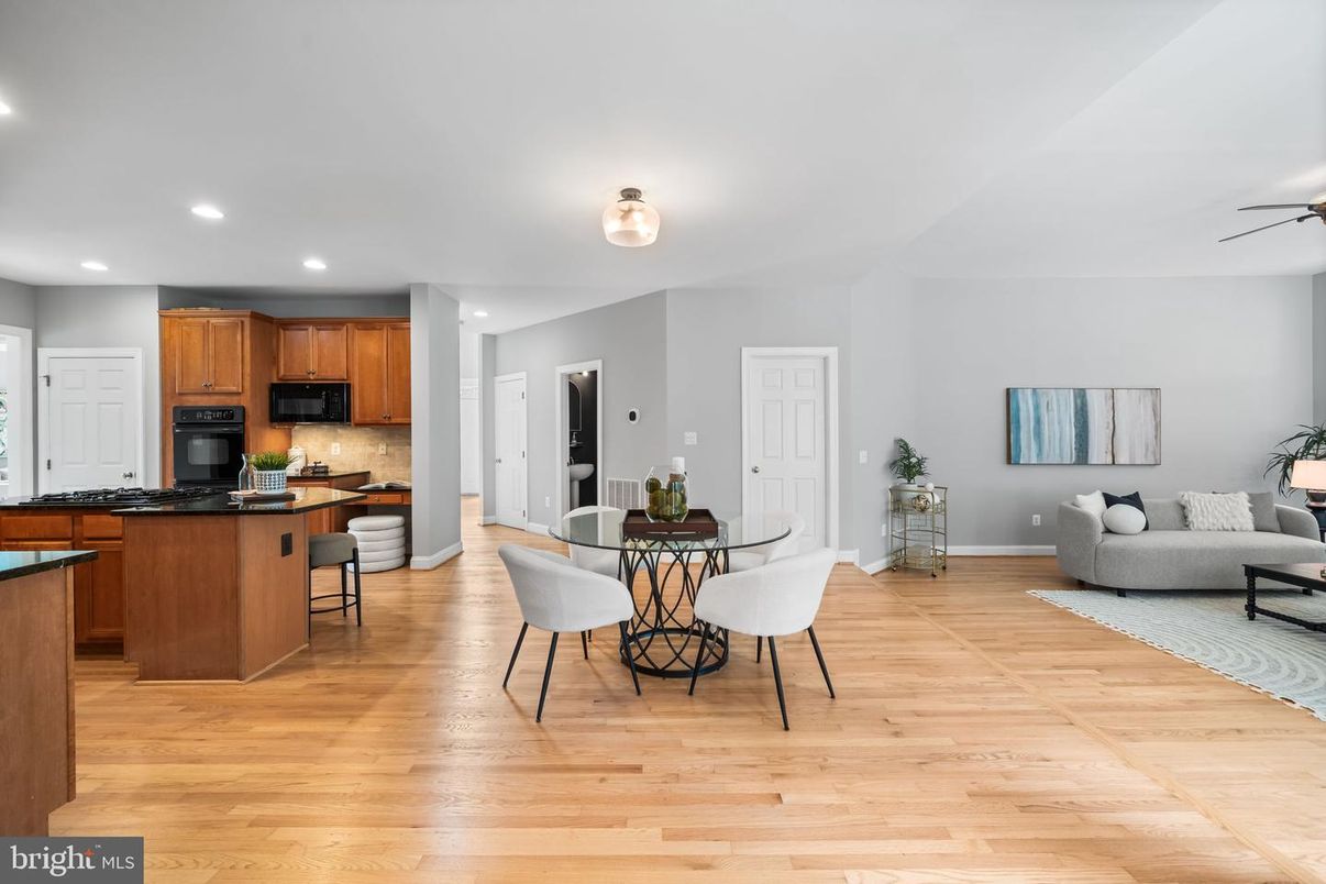Dining room, Interior, Kitchen, Living room, Recessed Lighting, Wood Texture Flooring