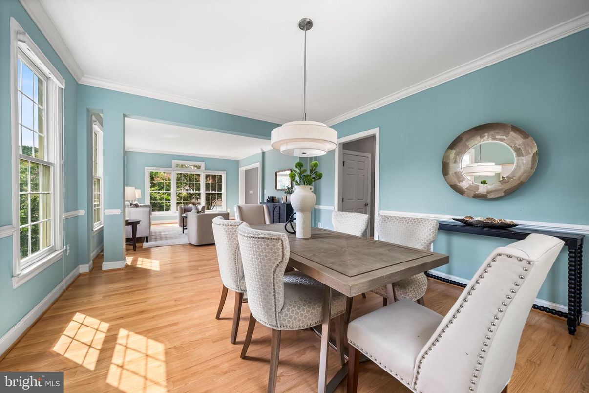 Dining room, Interior, Living room, Pendant Lights, Wood Texture Flooring