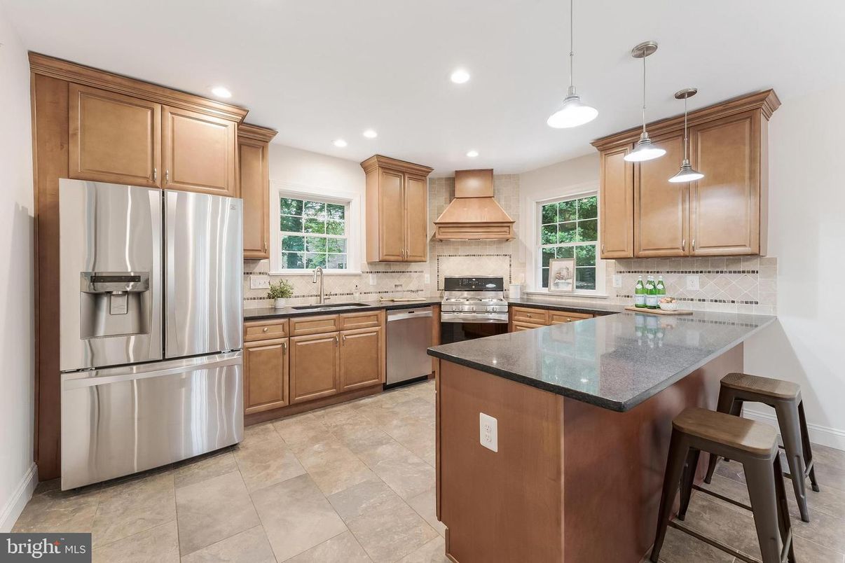 Interior, Kitchen, Pendant Lights, Recessed Lighting, Stainless Steel Appliances