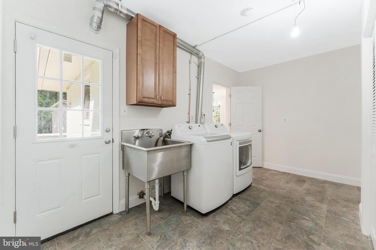 Interior, Washer