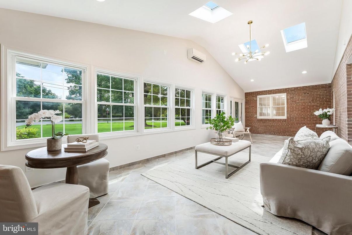 Interior, Living room, Recessed Lighting, Stone Walls