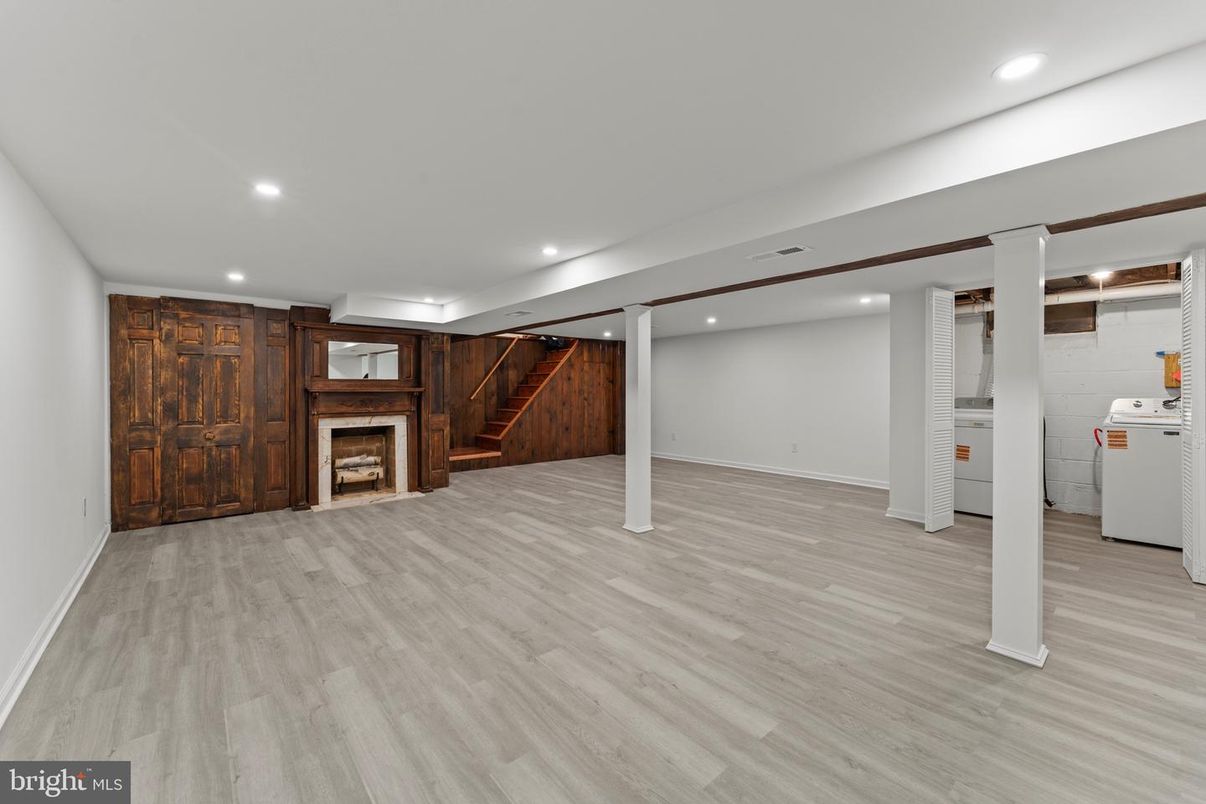 Empty room, Fireplace, Interior, Recessed Lighting, Washer, Wood Texture Flooring