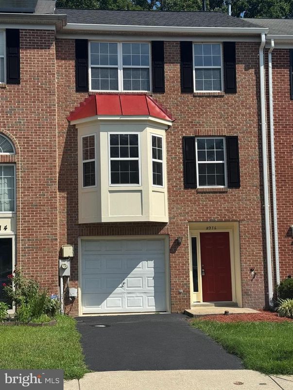 Attached, Exterior, Facade, Brick Facade, Rowhouse