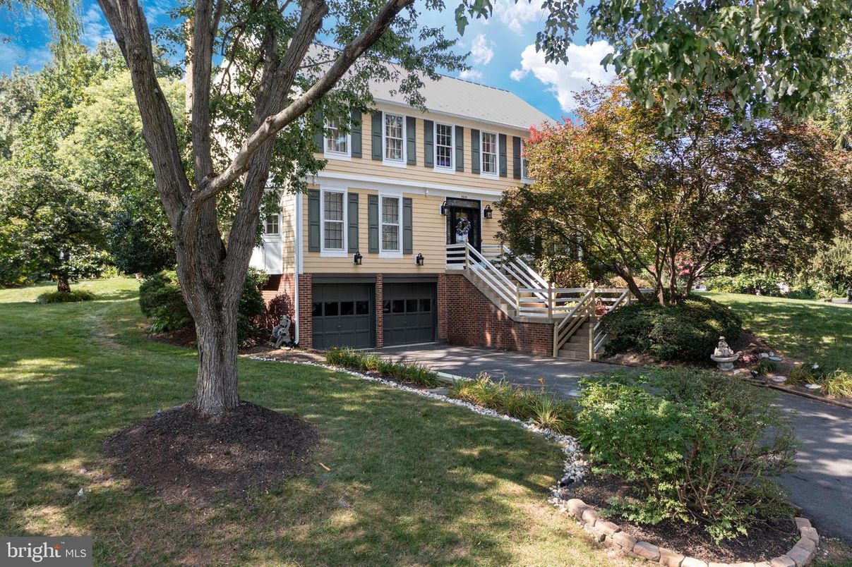 Attached, Backyard, Exterior, Facade, Georgian