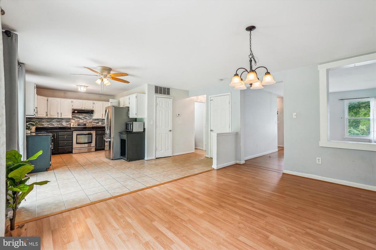 Chandelier, Interior, Kitchen, Stainless Steel Appliances, Wood Texture Flooring