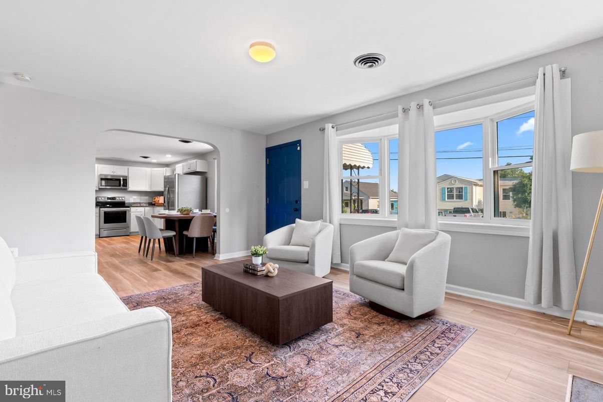 Dining room, Interior, Kitchen, Living room, Stainless Steel Appliances, Wood Texture Flooring