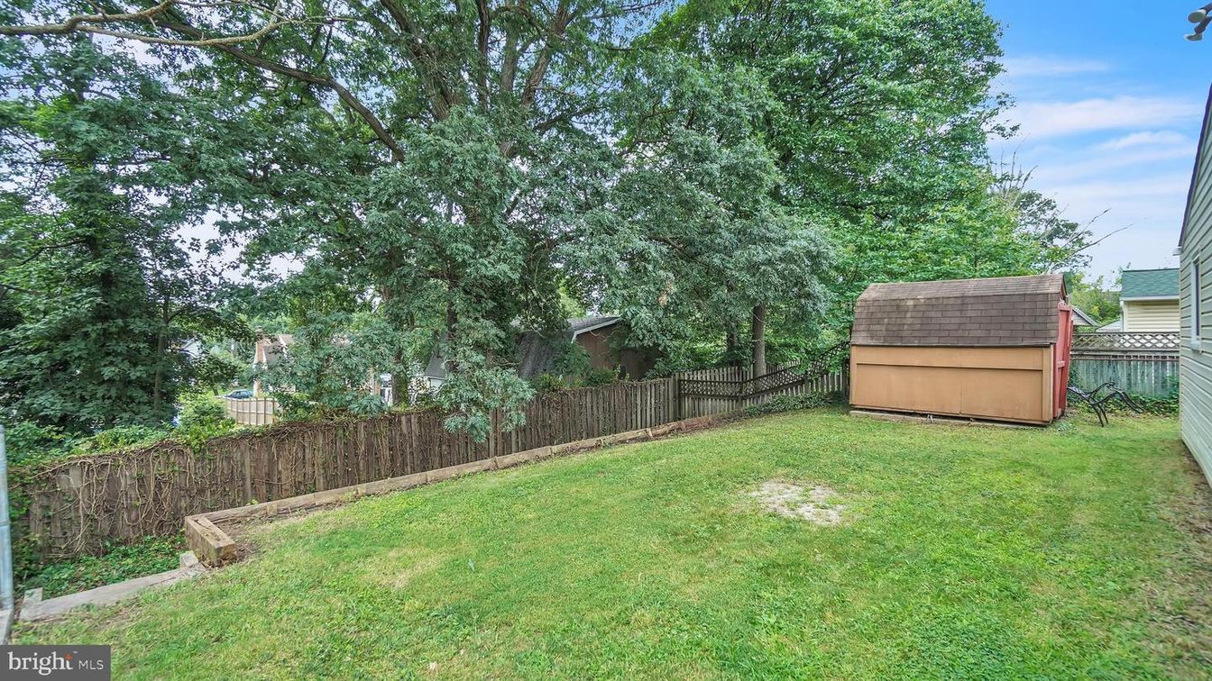 Backyard, Exterior, Hot Tub