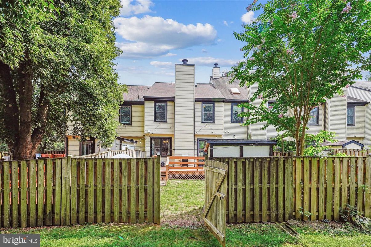 Backyard, Exterior, Facade, Rowhouse