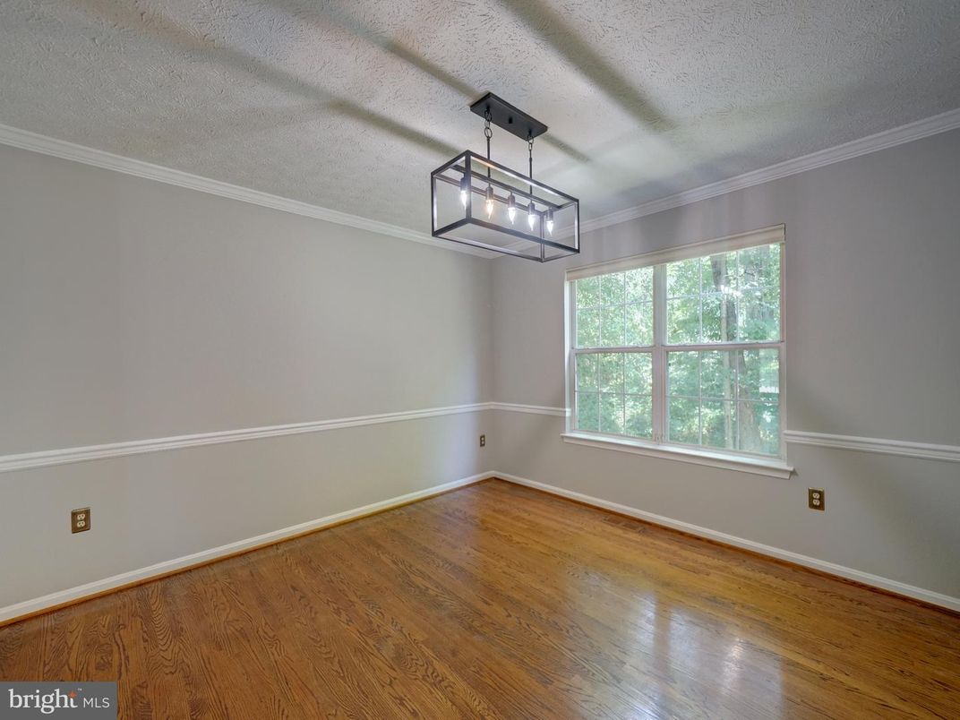 Empty room, Interior, Pendant Lights, Wood Texture Flooring