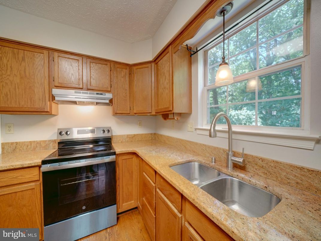 Interior, Kitchen, Pendant Lights, Wood Texture Flooring