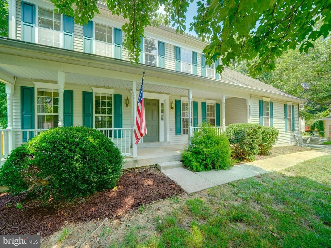 Exterior, Facade, American Foursquare