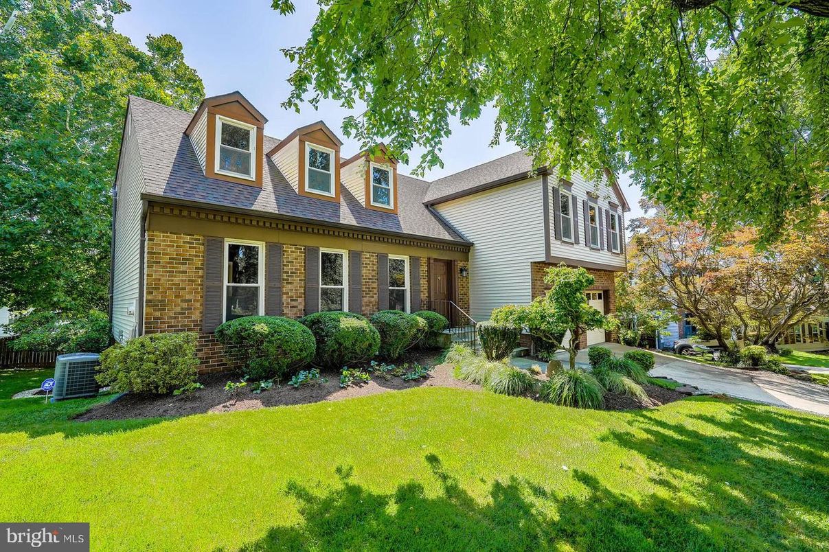 Exterior, Facade, Brick Facade, Cape Cod
