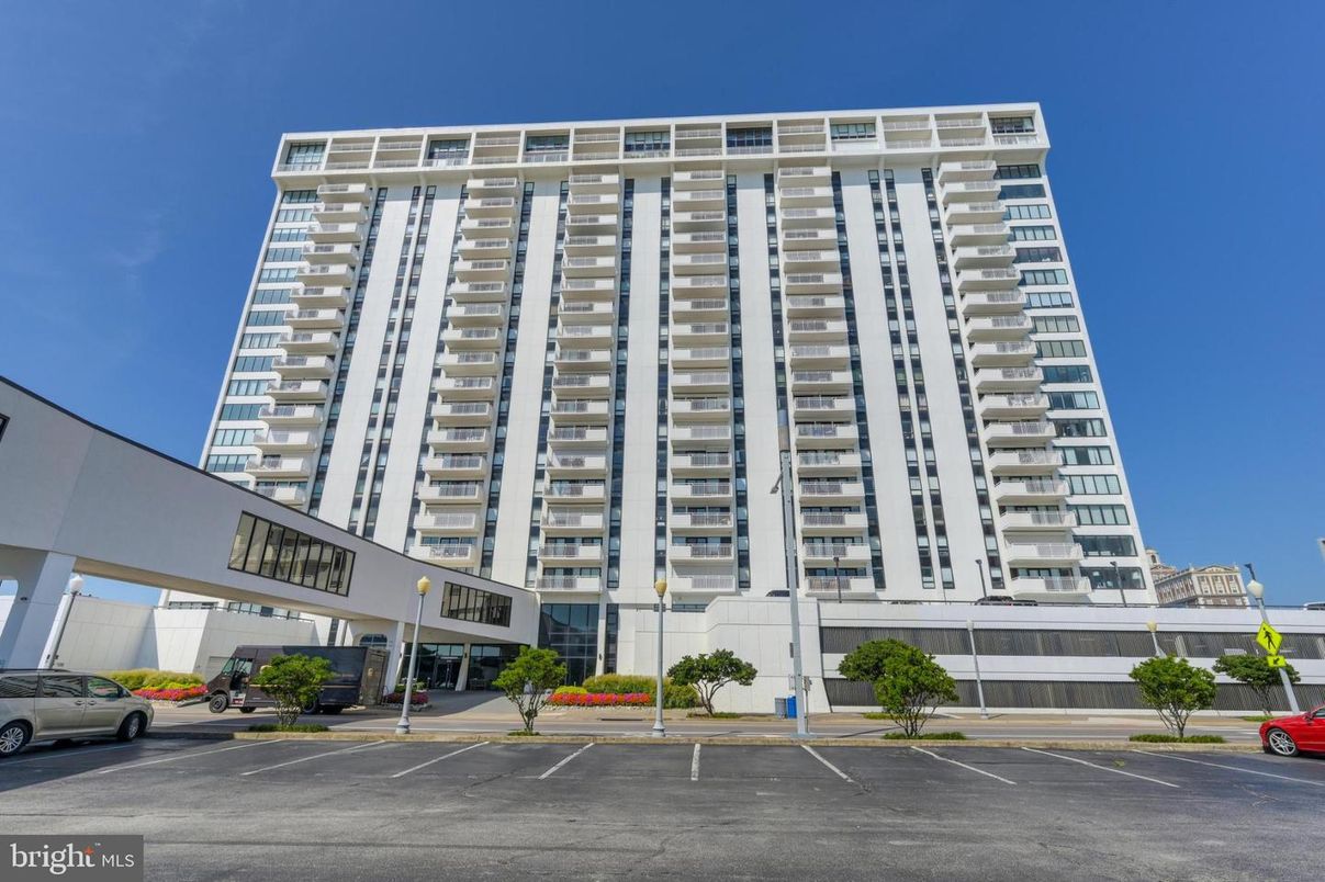 Exterior, Facade, Condo Building