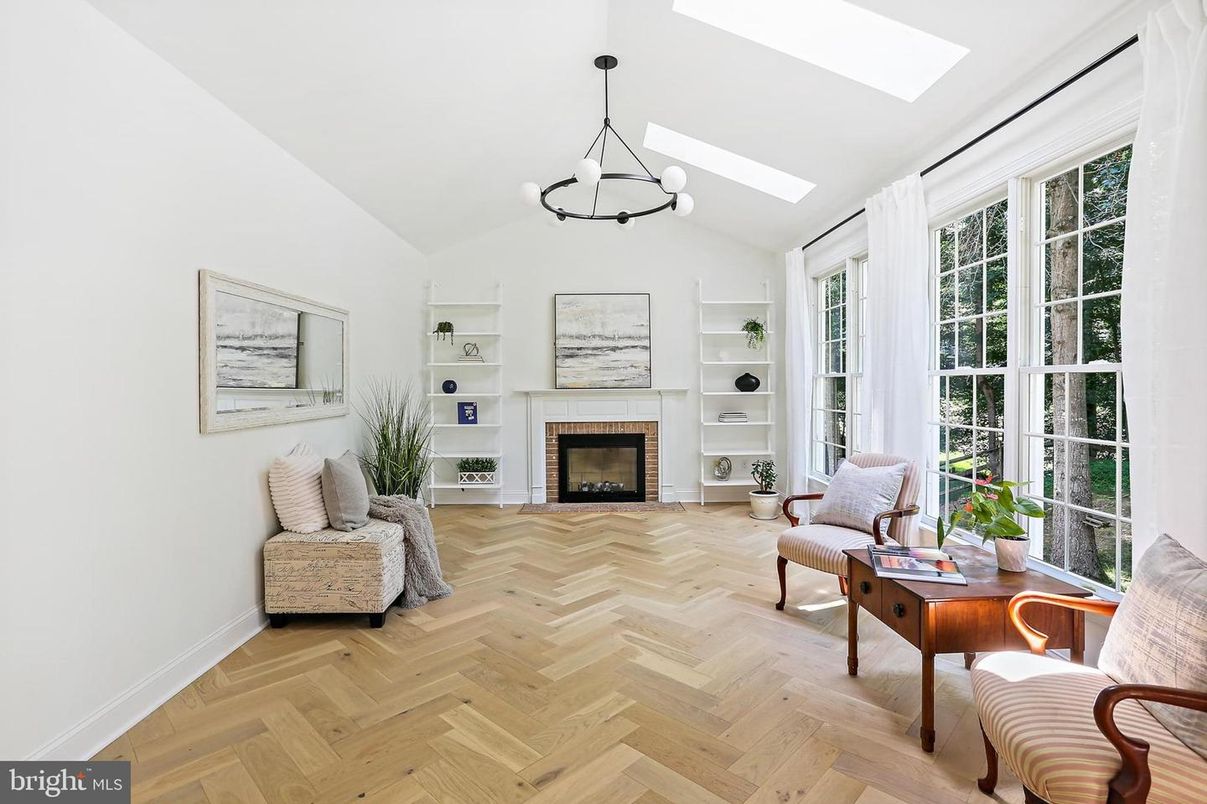 Chandelier, Fireplace, Interior, Pendant Lights, Wood Texture Flooring