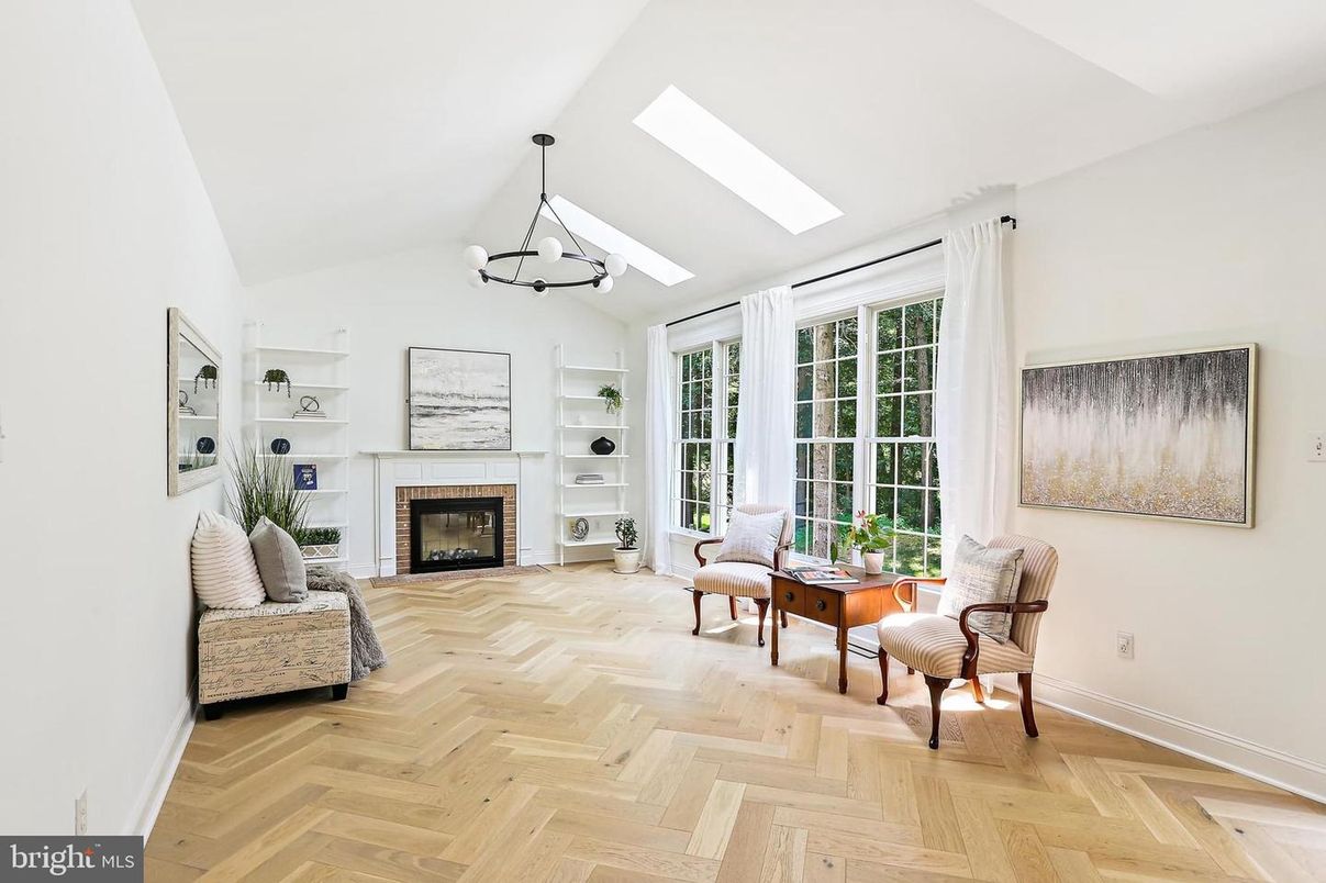 Chandelier, Fireplace, Interior, Pendant Lights, Wood Texture Flooring