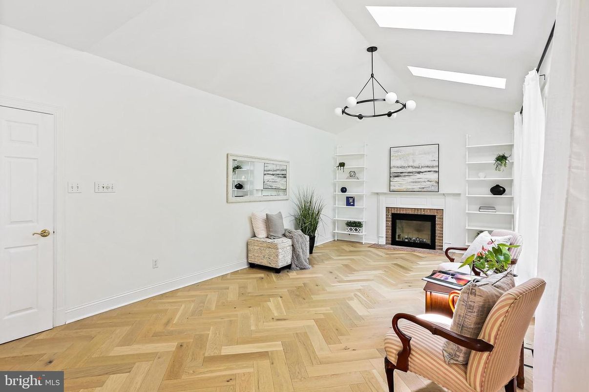 Chandelier, Fireplace, Interior, Wood Texture Flooring