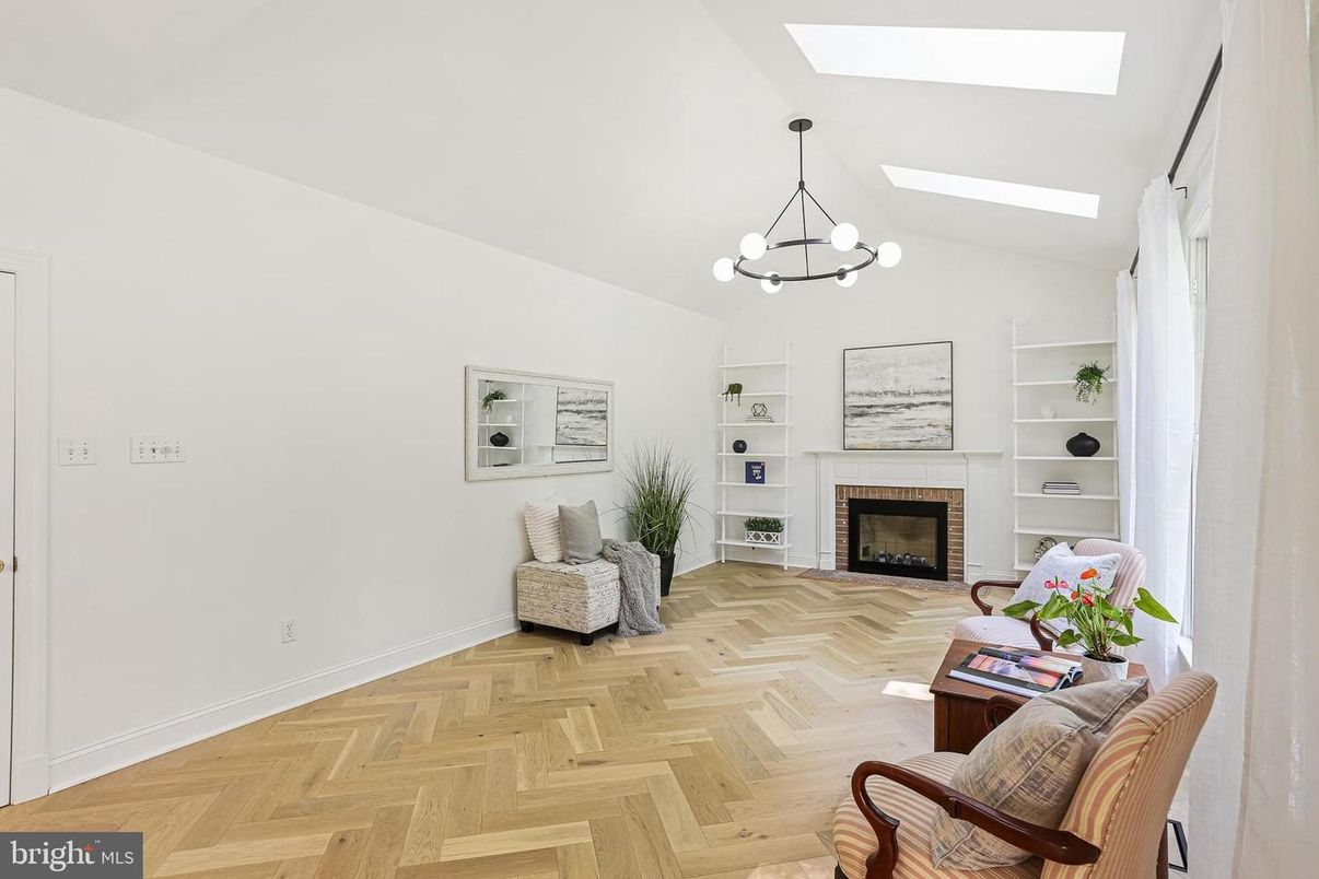 Chandelier, Fireplace, Interior, Wood Texture Flooring