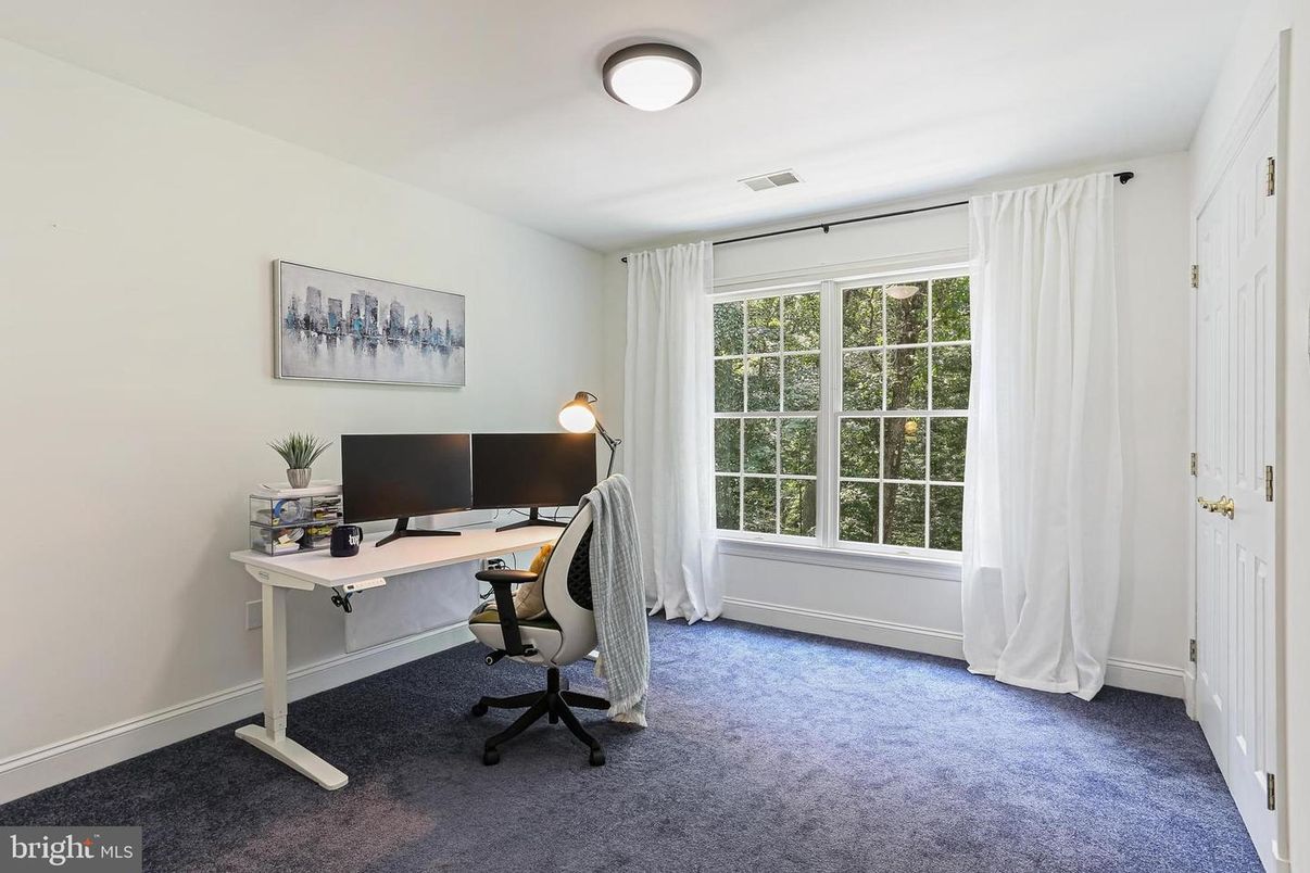 Home Office, Interior