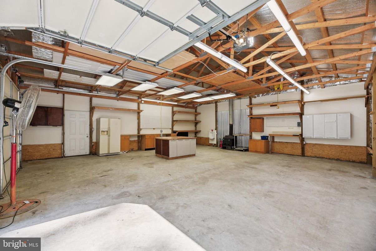 Garage, Interior