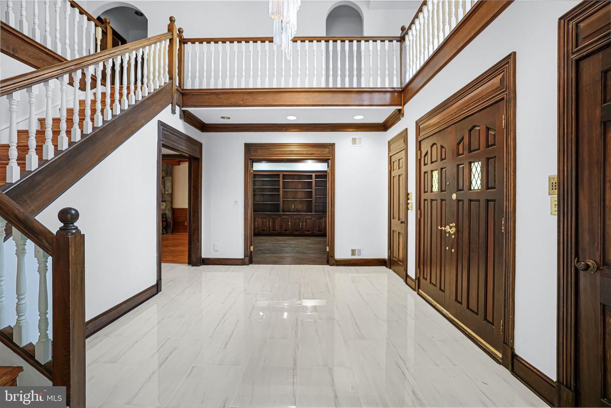 Interior, Marble, Recessed Lighting