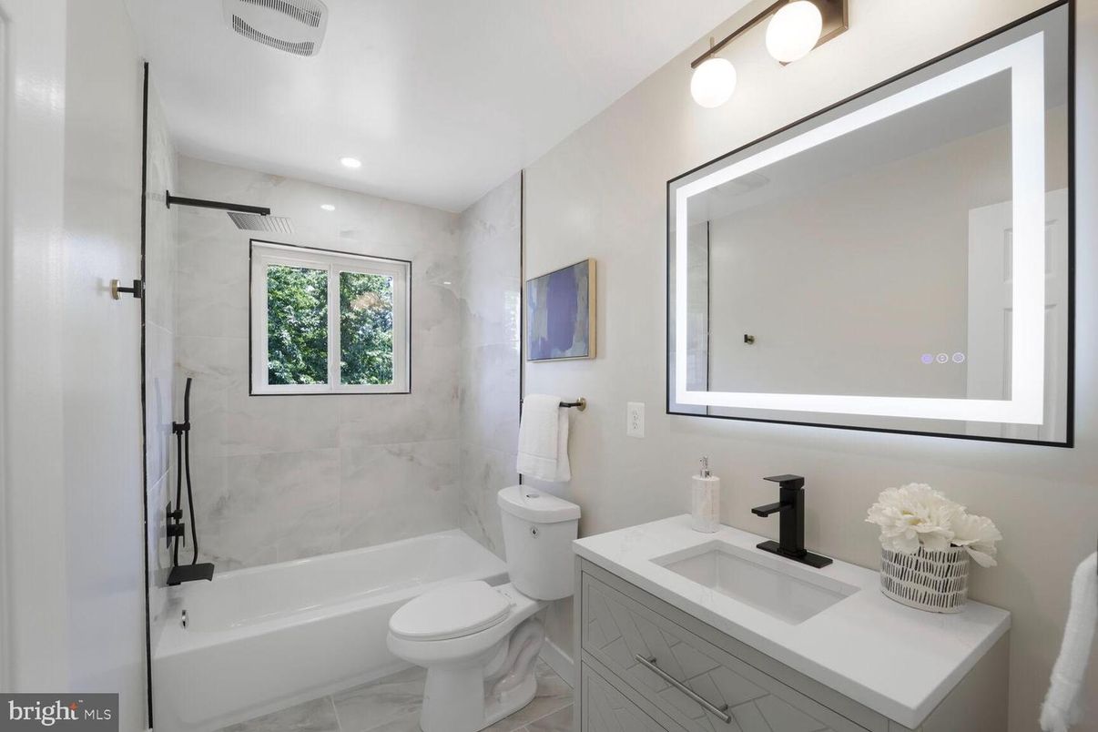 Bathroom, Interior, Marble Walls, Recessed Lighting