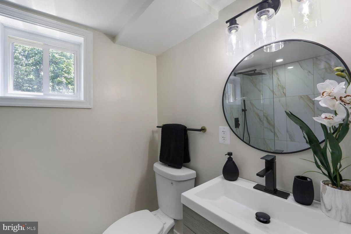 Bathroom, Interior, Marble Walls