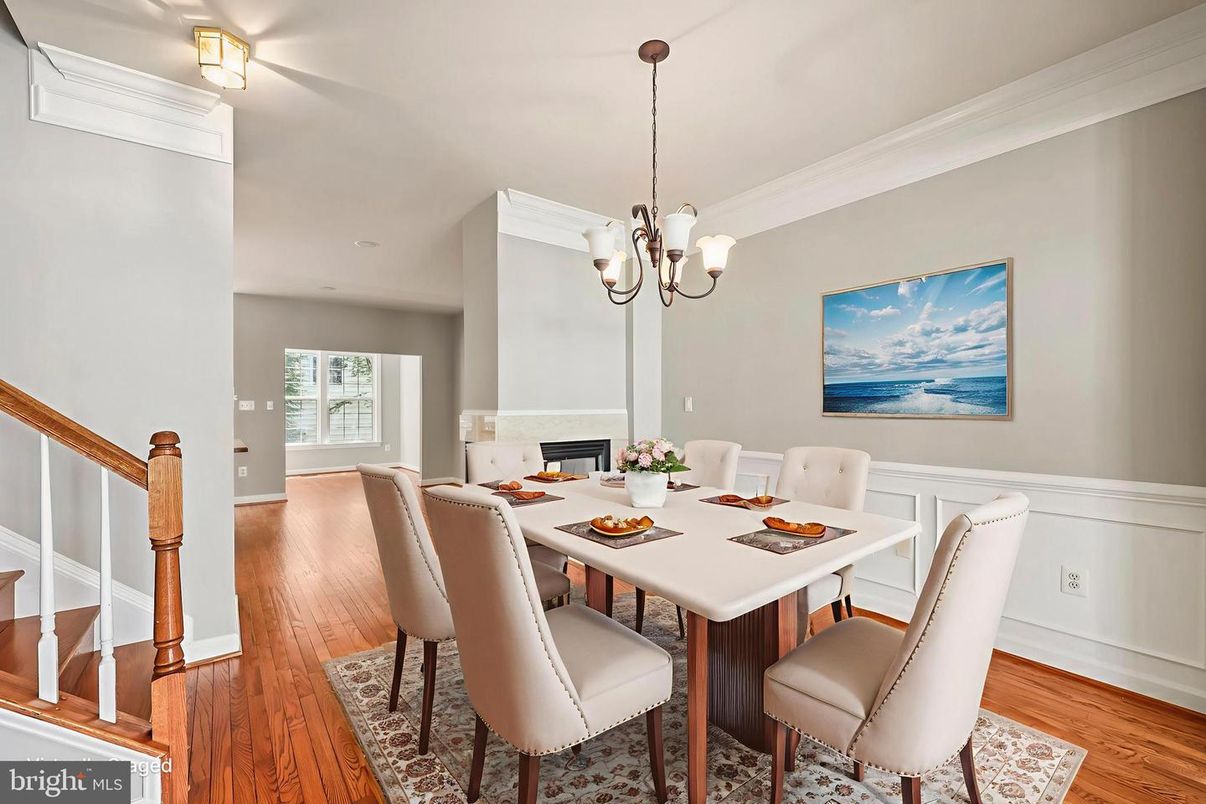 Chandelier, Dining room, Fireplace, Interior, Wood Texture Flooring