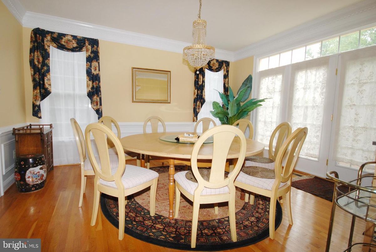 Chandelier, Dining room, Interior, Wood Texture Flooring